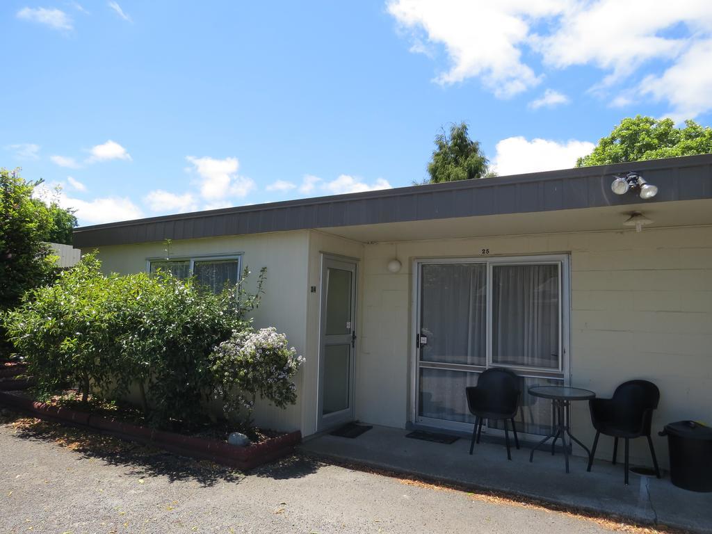 Camellia Court Family Motel Taupo Exterior foto