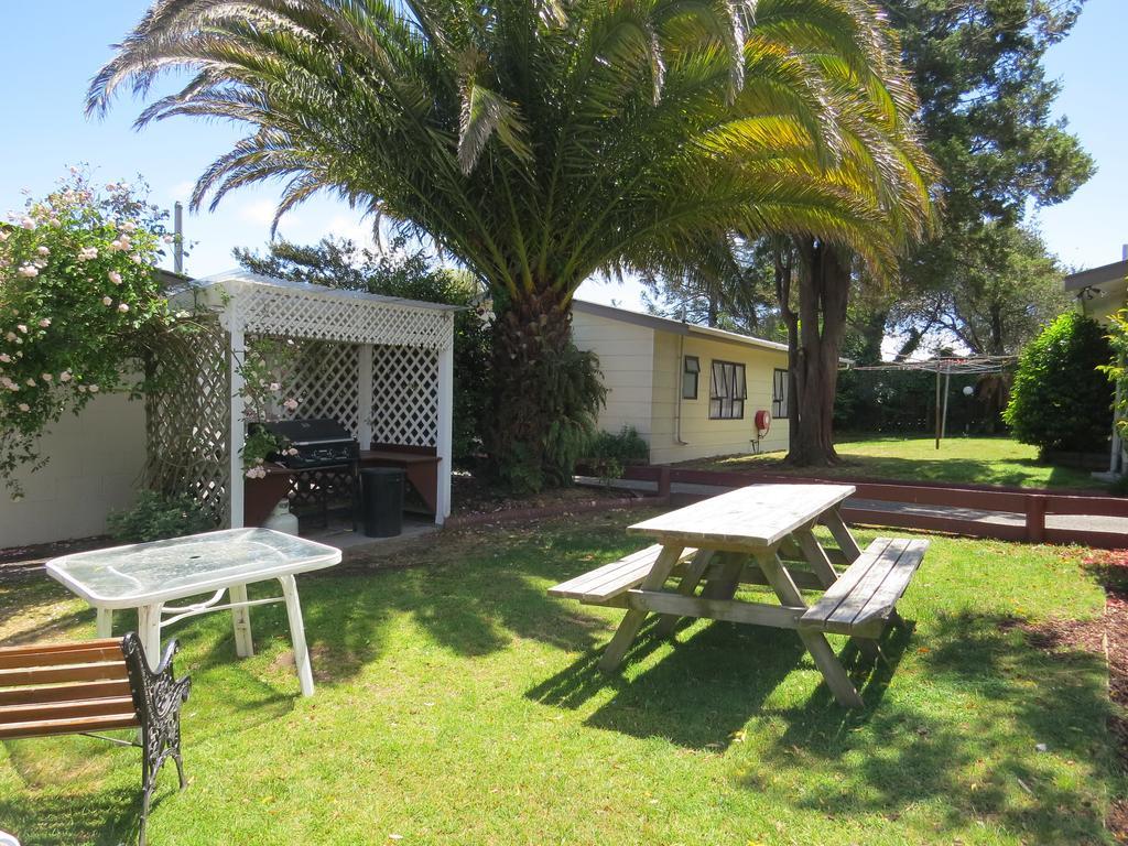 Camellia Court Family Motel Taupo Exterior foto